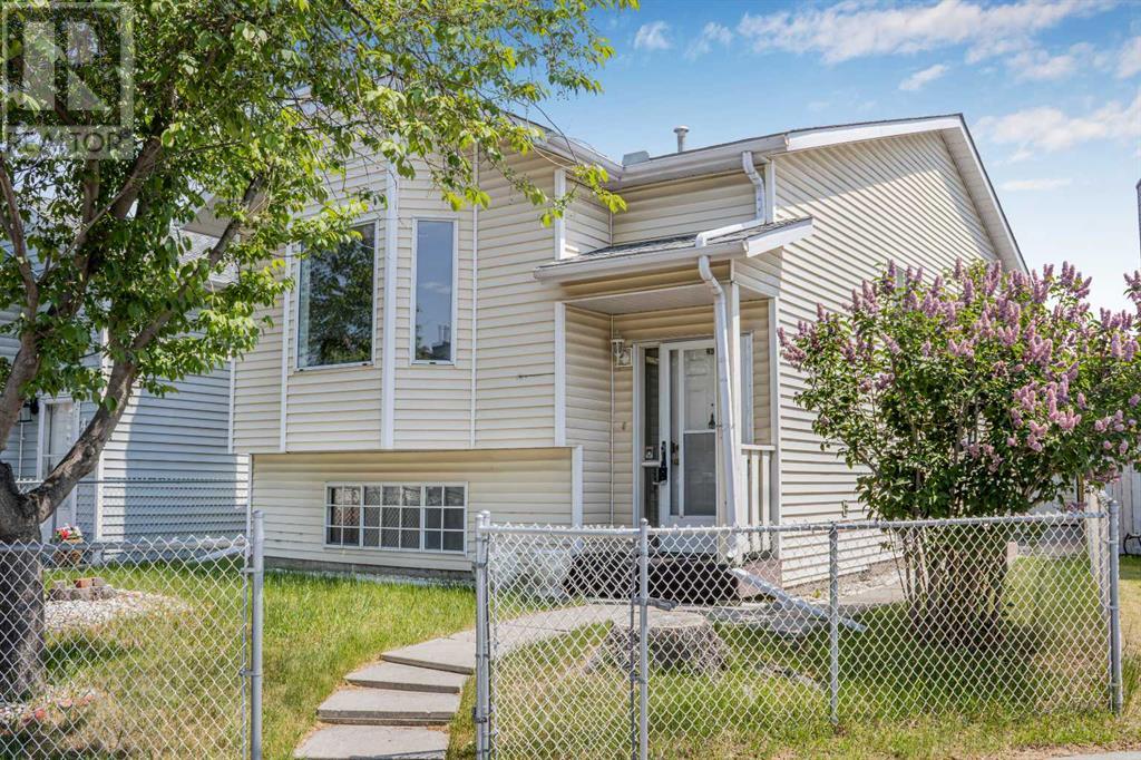45 Erin Grove Place Se Property Photo 1