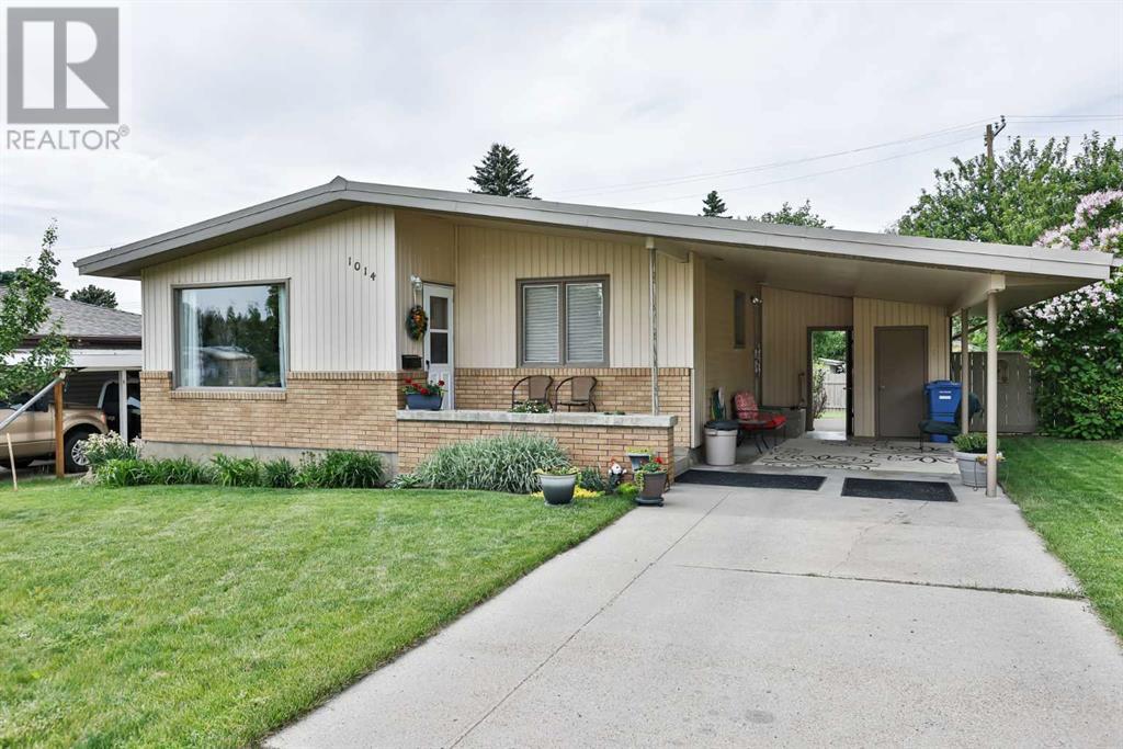1014 8 Street S Property Photo 1