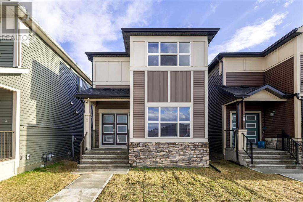 33 Homestead Crescent Ne Property Photo 1