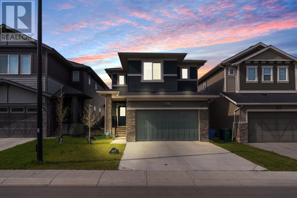 428 Chinook Gate Square Property Photo 1
