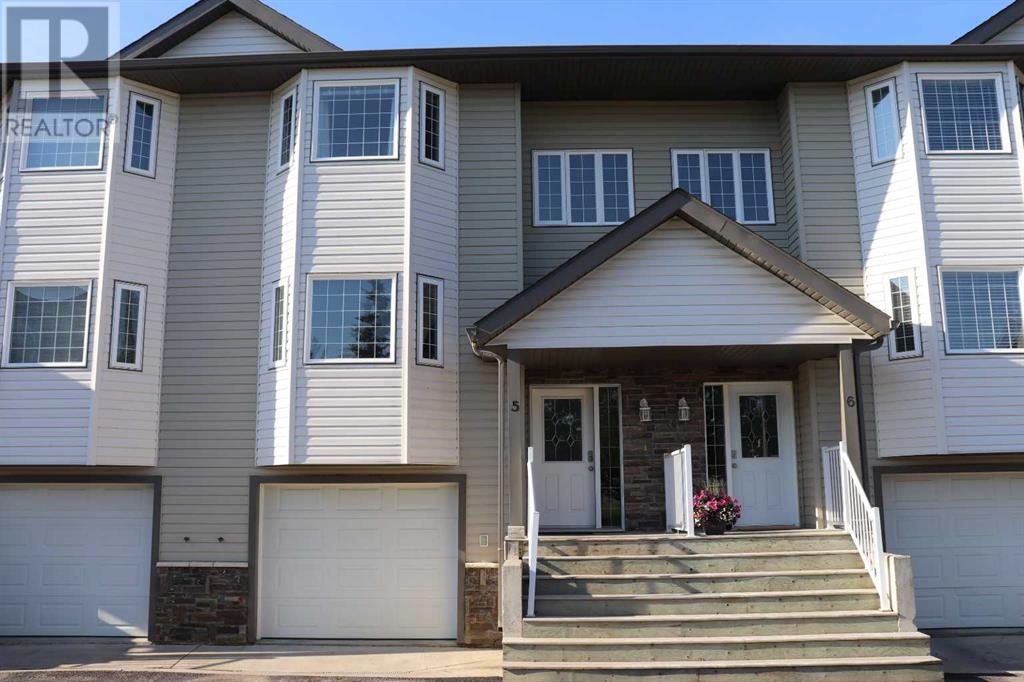 5, 1616 41 Street Property Photo