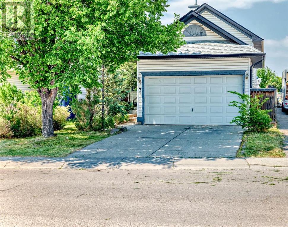7 Erin Grove Se Property Photo 1