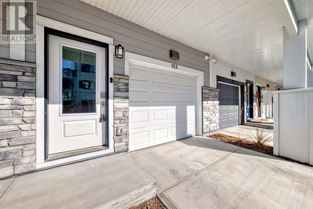 153 Les Jardins Park SE Property Photo 1