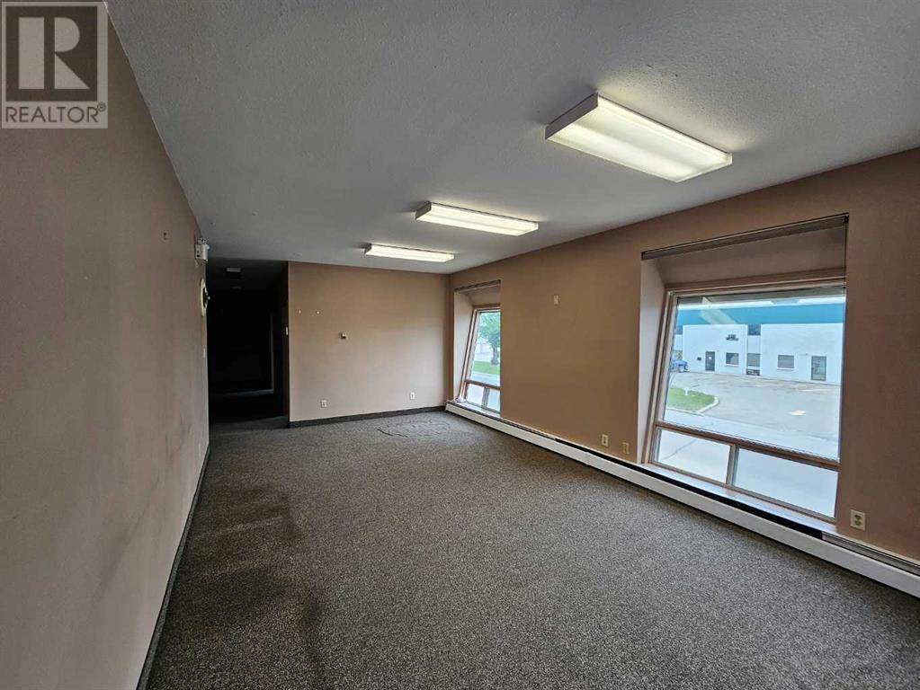 1a, 7836 49 Avenue Property Photo 2