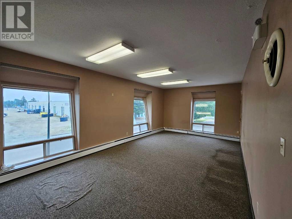 1a, 7836 49 Avenue Property Photo 3