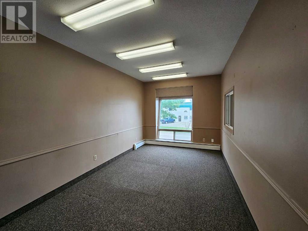1a, 7836 49 Avenue Property Photo 8