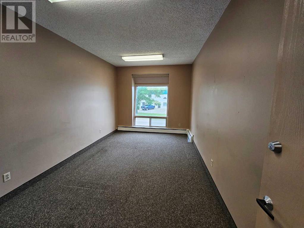 1a, 7836 49 Avenue Property Photo 9
