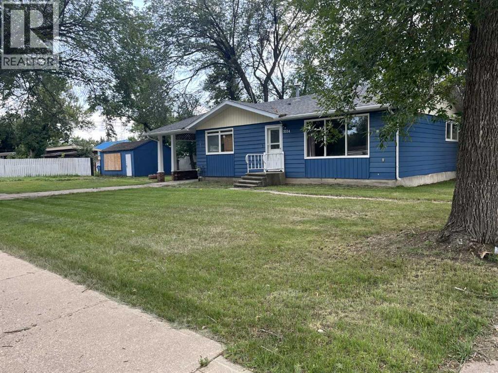 5334 45 Avenue Property Photo 1