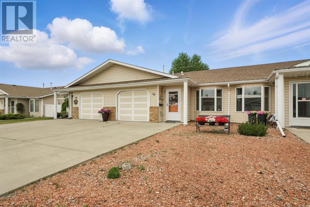 38 Dale Close Property Photo 1