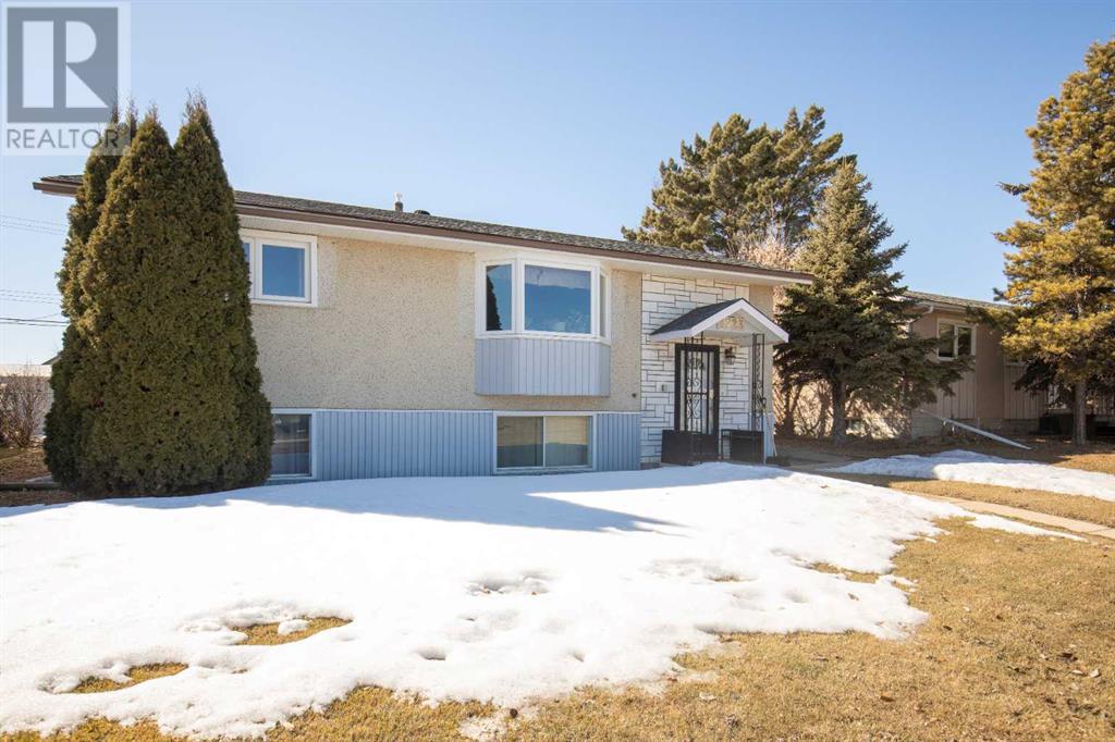 4723 47 Avenue Property Photo 1