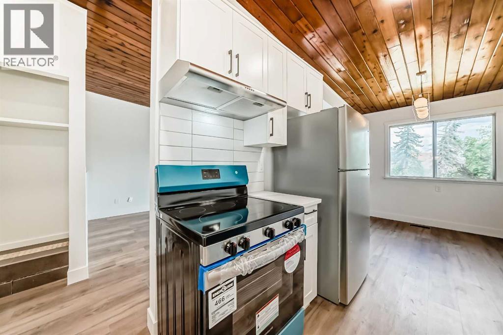 B, 1415 44 Street Se Property Photo 4