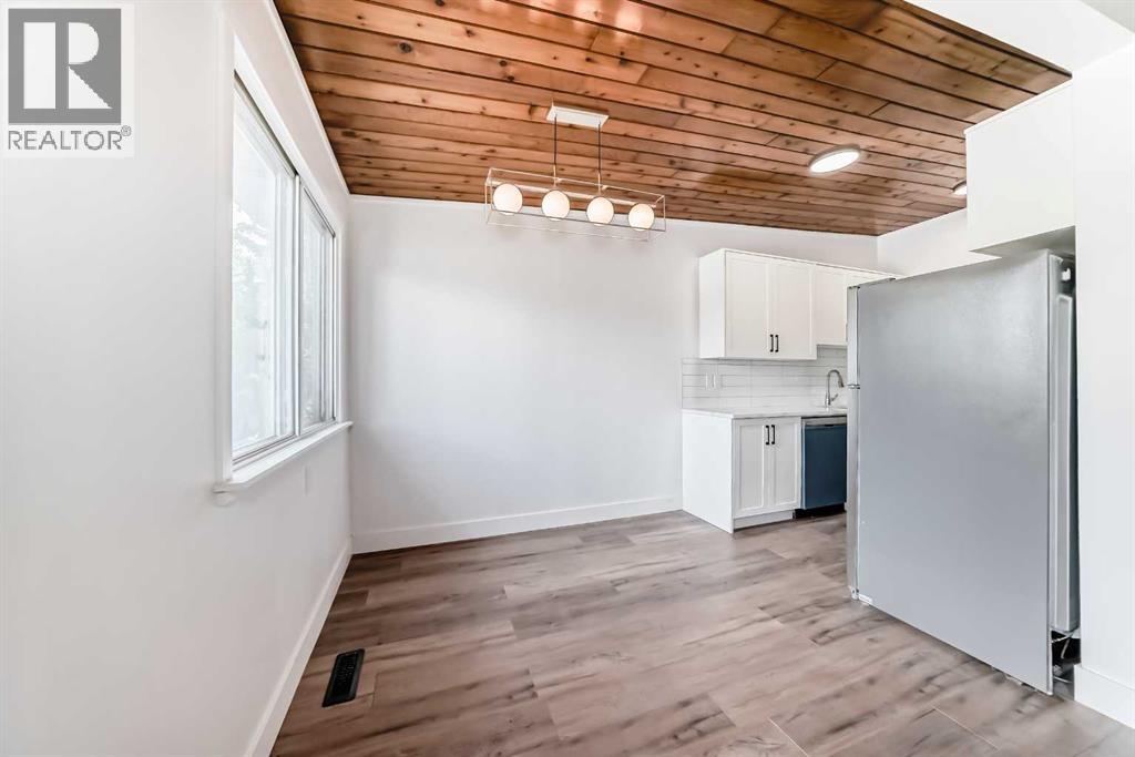 B, 1415 44 Street Se Property Photo 5