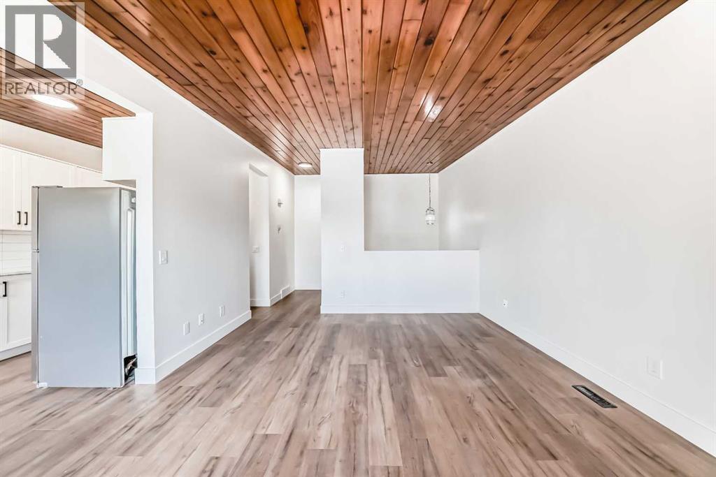 B, 1415 44 Street Se Property Photo 7