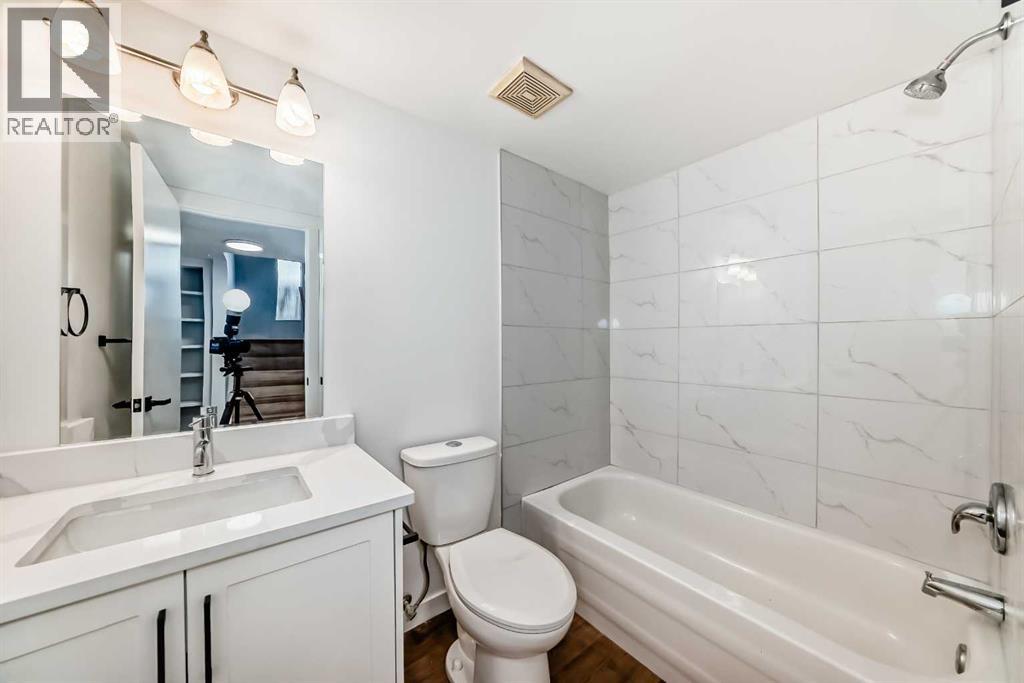 B, 1415 44 Street Se Property Photo 8