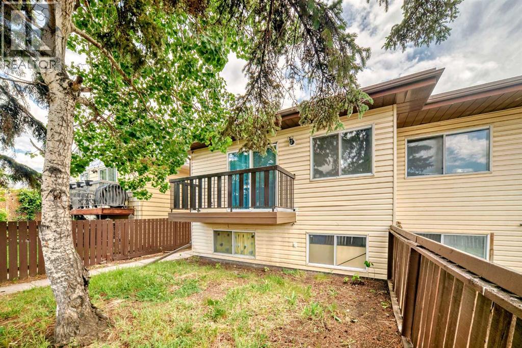 B, 1415 44 Street Se Property Photo 11