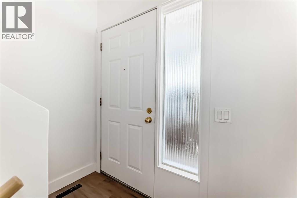 B, 1415 44 Street Se Property Photo 13