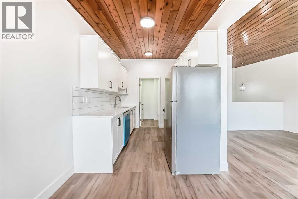 B, 1415 44 Street Se Property Photo 24