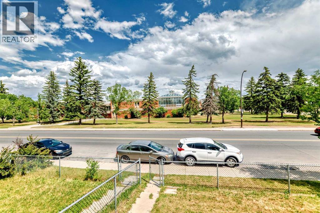 B, 1415 44 Street Se Property Photo 34