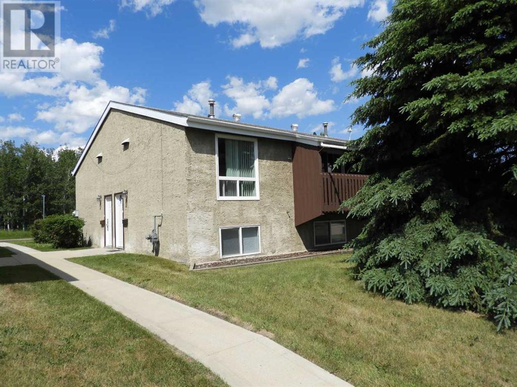 5922a 45 Avenue Property Photo 1