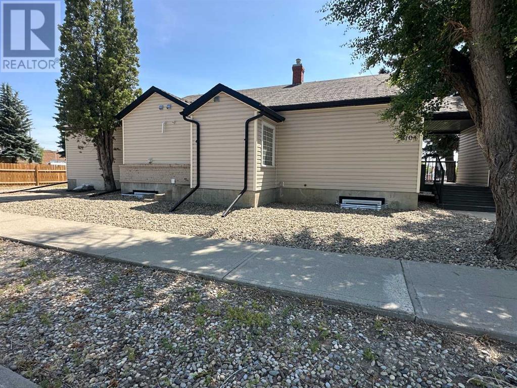 5104 49 Avenue Property Photo 3