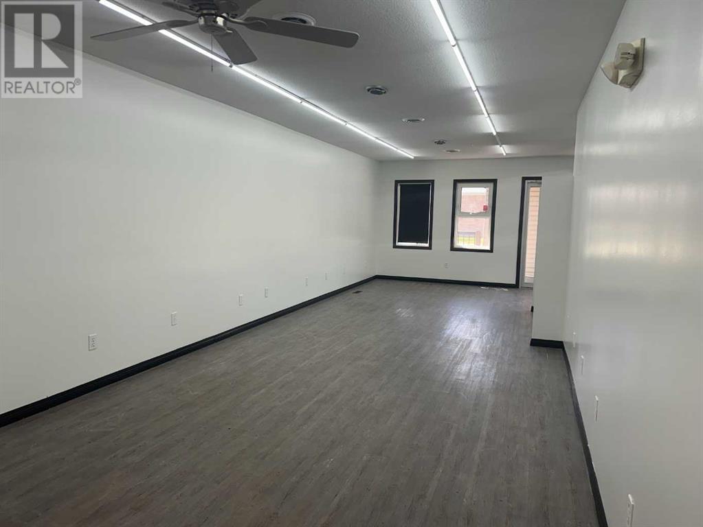 5104 49 Avenue Property Photo 6