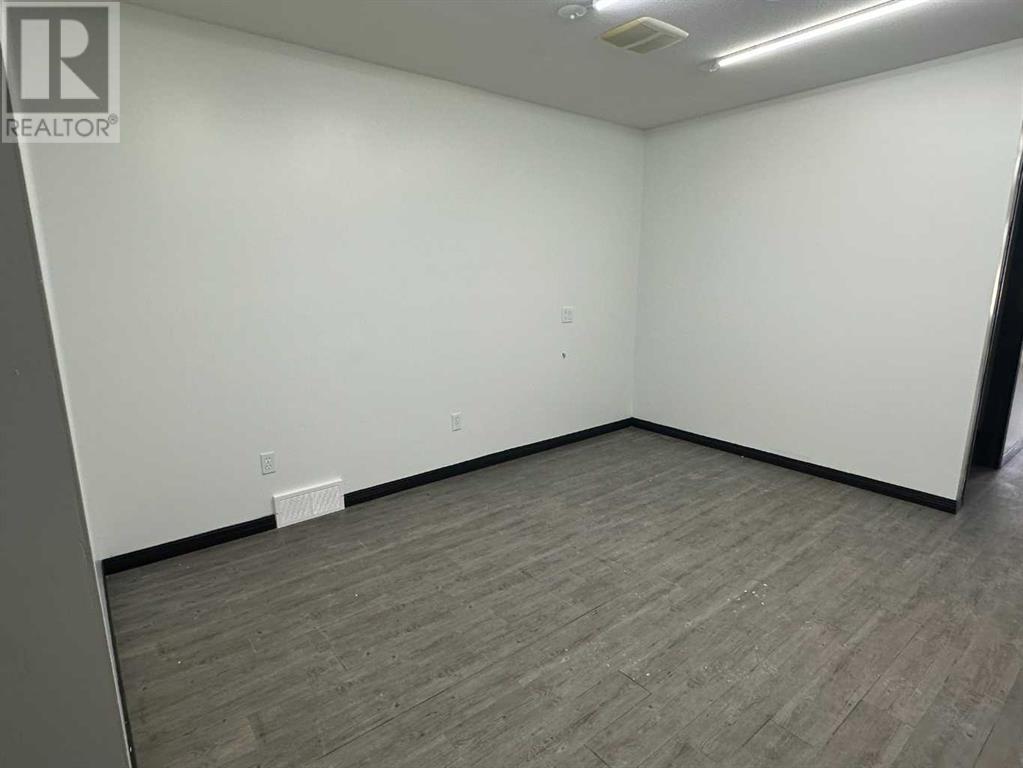 5104 49 Avenue Property Photo 12