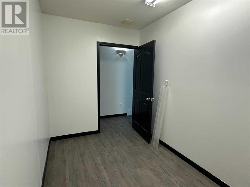 5104 49 Avenue Property Photo 20