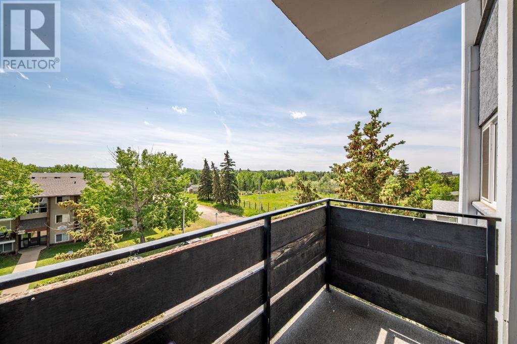 405, 10230 106 Avenue Property Photo 1