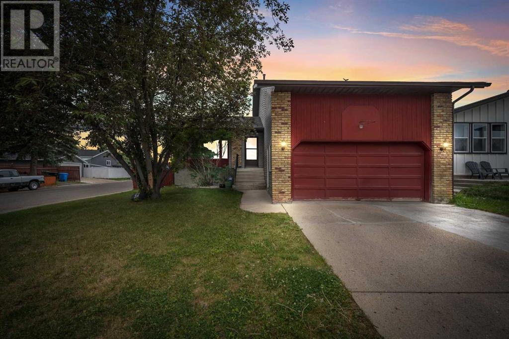 48 Castleglen Court Ne Property Photo 1