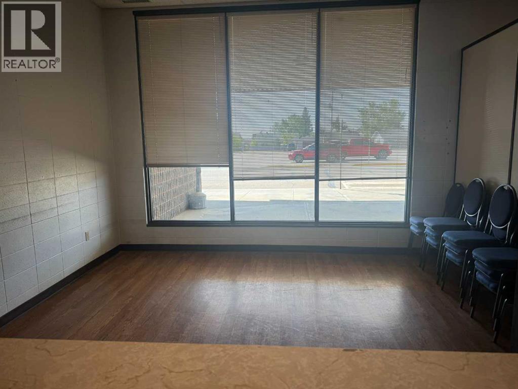 5010 54 Avenue Property Photo 7