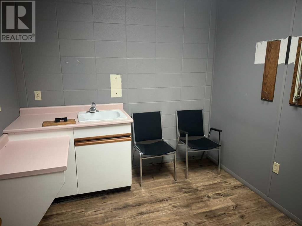 5010 54 Avenue Property Photo 12