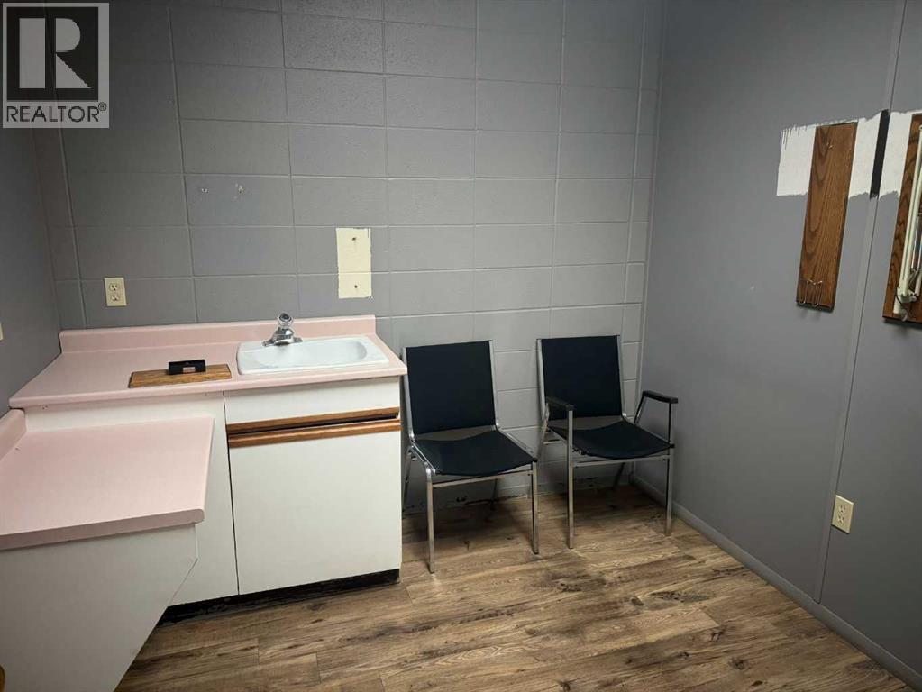 5010 54 Avenue Property Photo 12