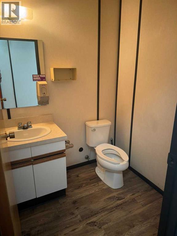 5010 54 Avenue Property Photo 14