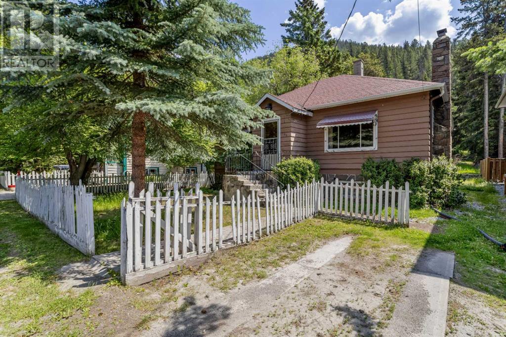 404 Otter Street Property Photo 1