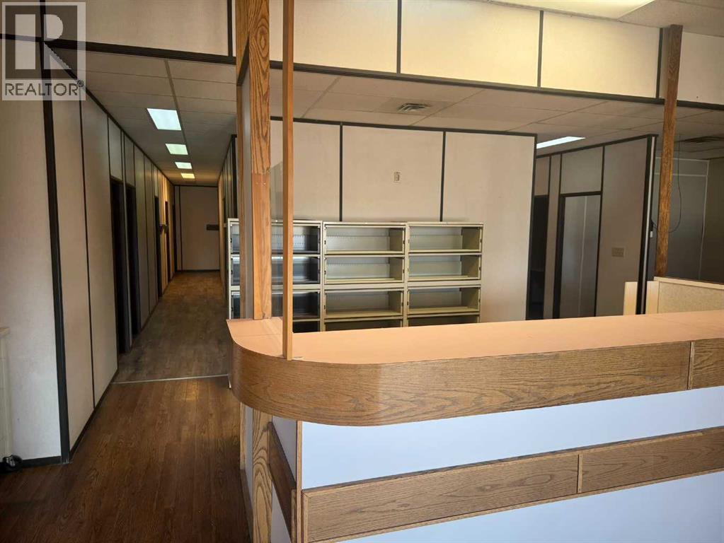 5010 54 Avenue Property Photo 7