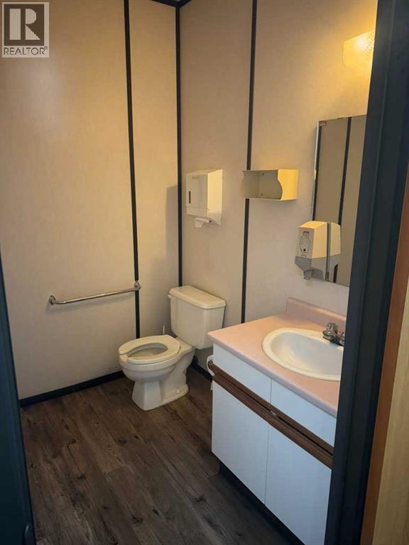 5010 54 Avenue Property Photo 8