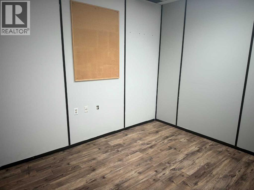 5010 54 Avenue Property Photo 14