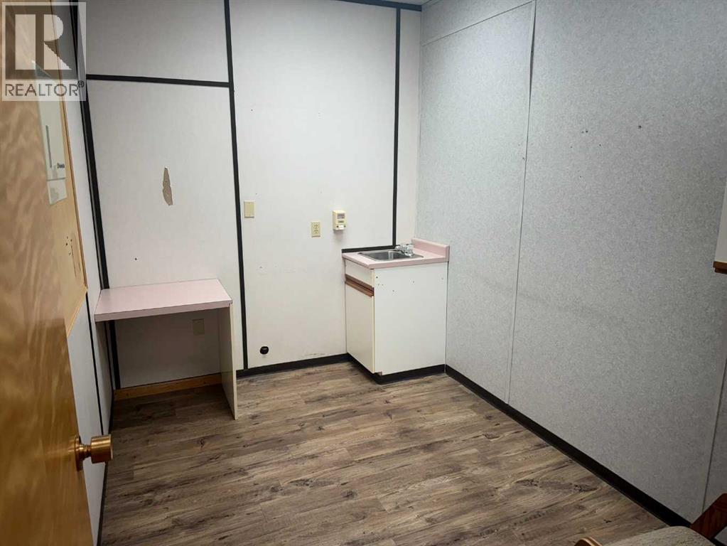 5010 54 Avenue Property Photo 22