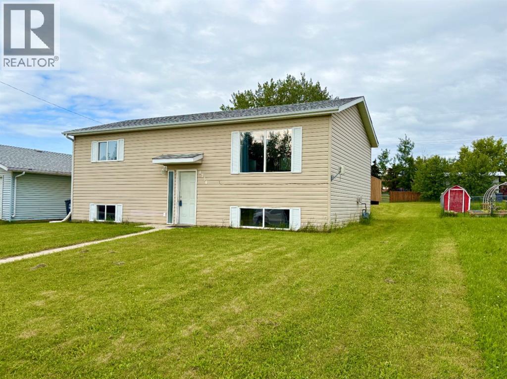 4736 49 Street Property Photo 1