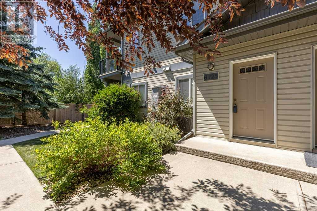 6, 125 Silkstone Road W Property Photo 1