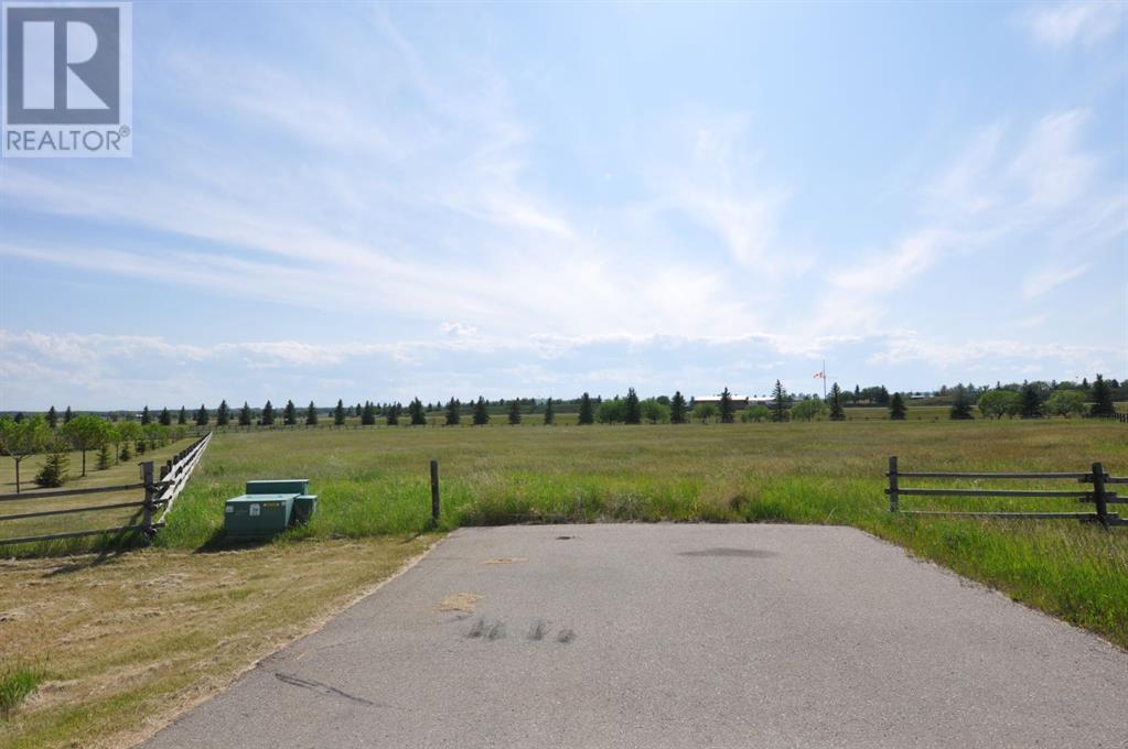 306059 24 Street W Property Photo 2