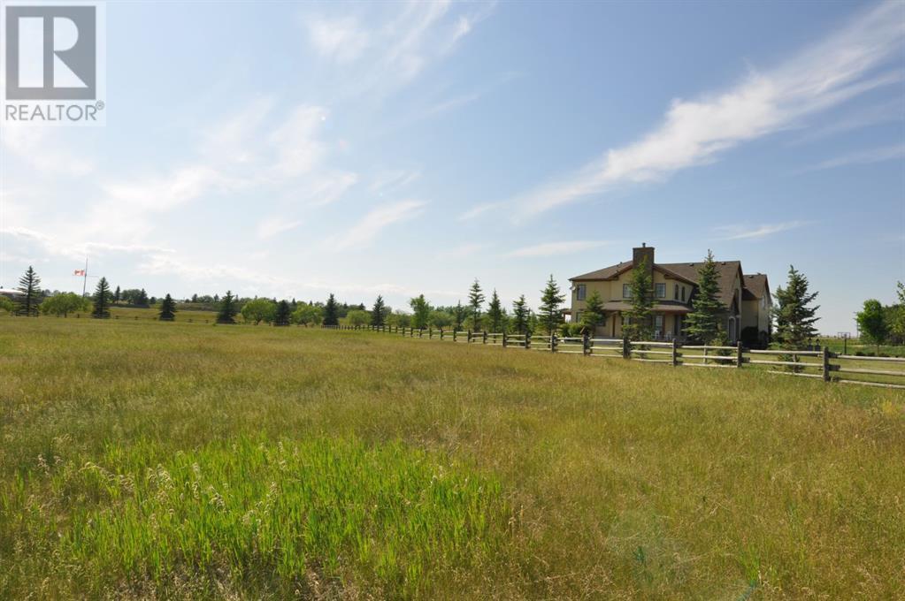 306059 24 Street W Property Photo 5