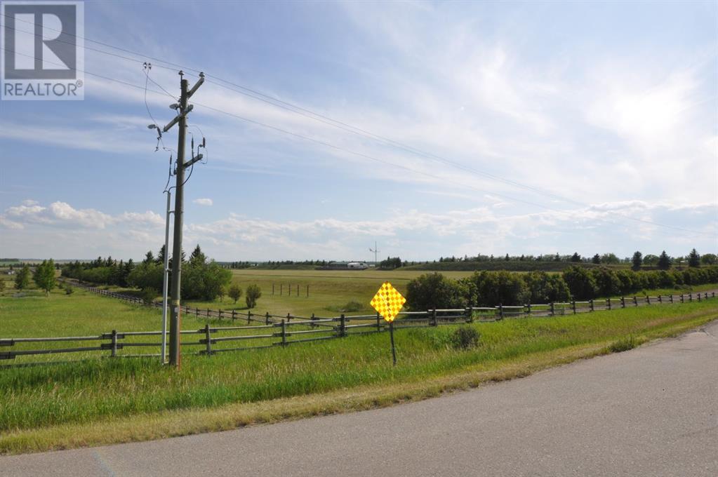 306059 24 Street W Property Photo 10