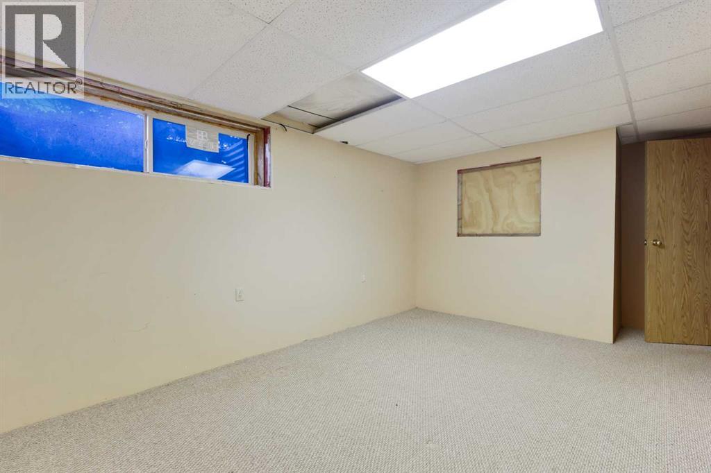 281141 Township Road 274 Property Photo 41