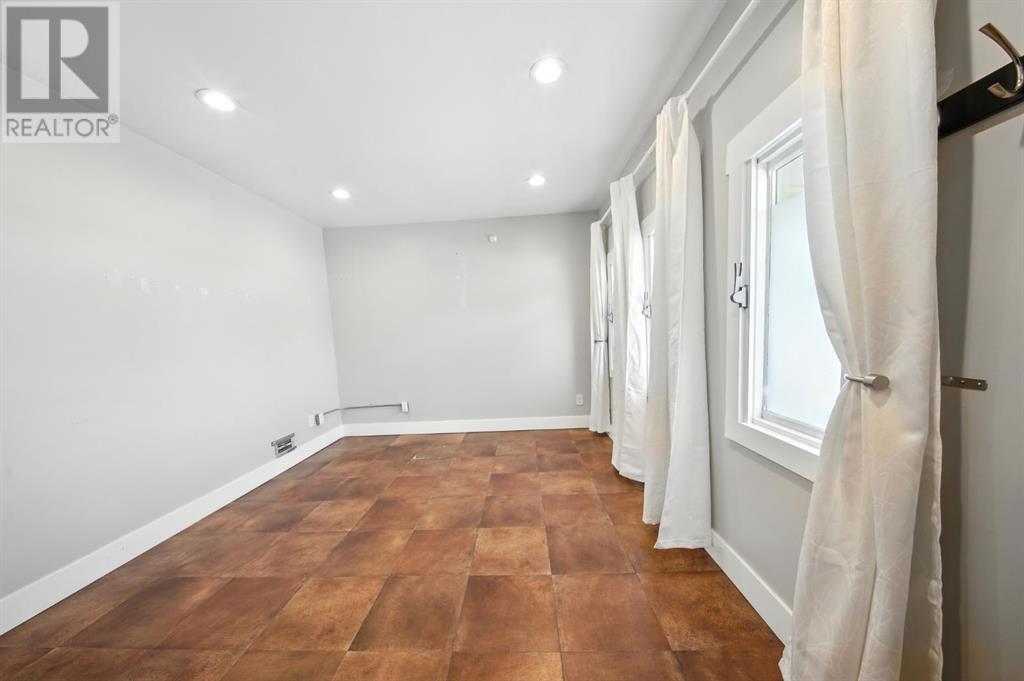 4419 55 Street Property Photo 14