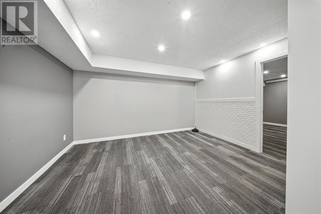 4419 55 Street Property Photo 19