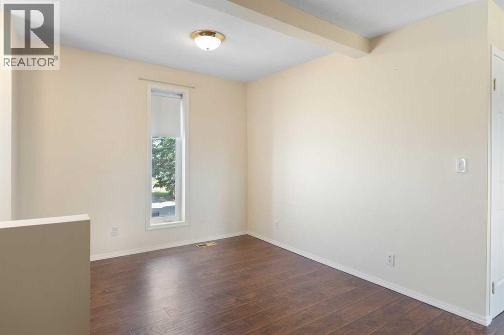 328 6 Avenue N Property Photo 8