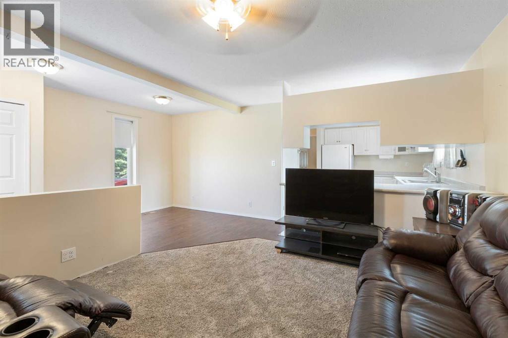 328 6 Avenue N Property Photo 10