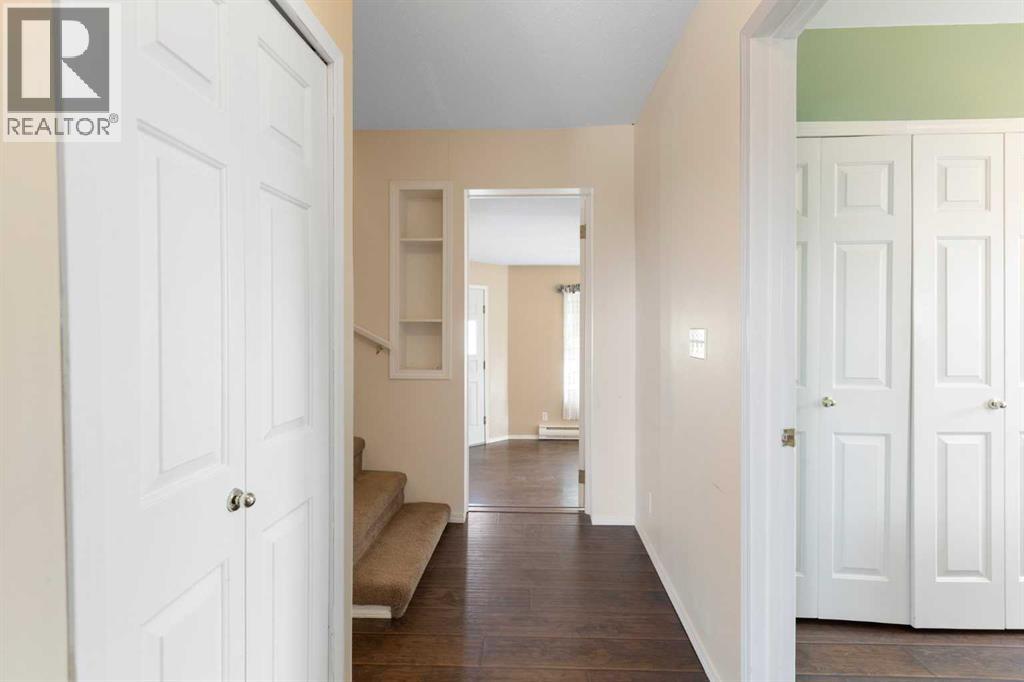 328 6 Avenue N Property Photo 15