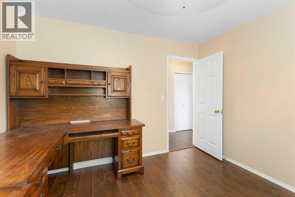 328 6 Avenue N Property Photo 17